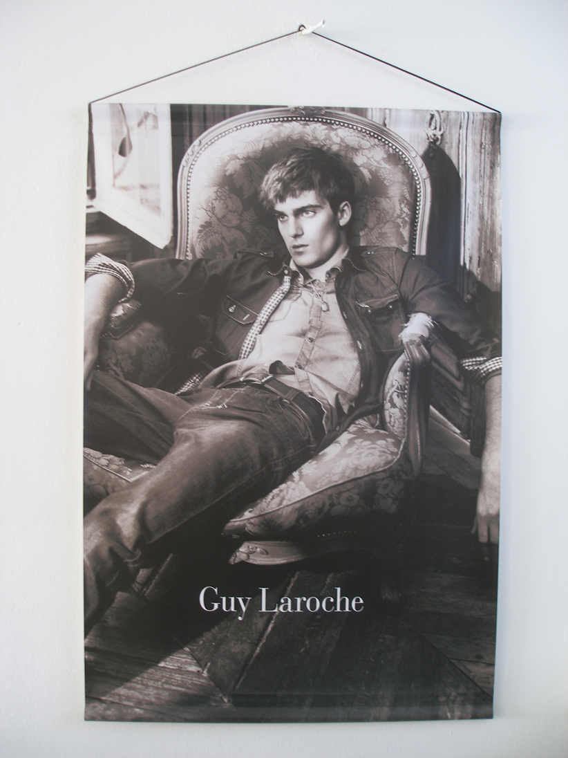 Αφίσα σε Moυσαμά