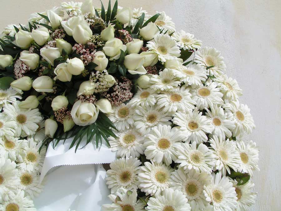 στεφάνια για το τελευταίο αντίο...