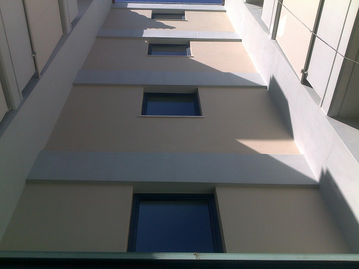 Συνεργείο καθαρισμού στα Σπάτα