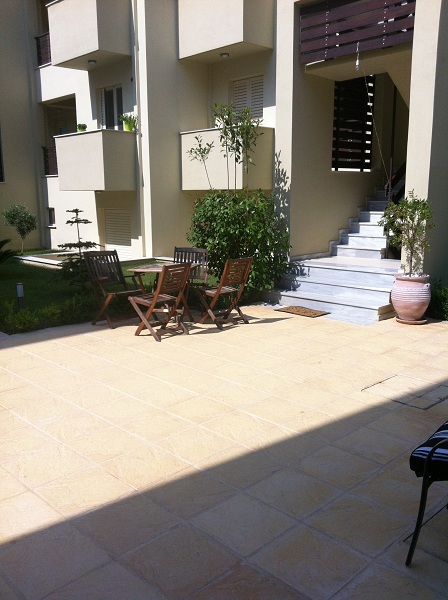 Καθαρισμός πολυκατοικιών στην Αρτέμιδα