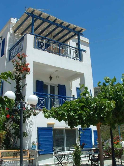 Ενοικιαζόμενα δωμάτια Κυπρί Άνδρος - Rooms to let Kypri Andros