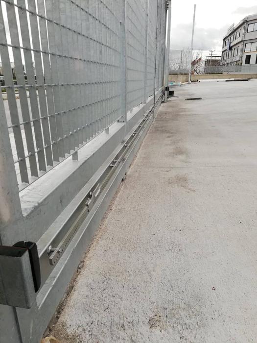 Μηχανισμοί για συρόμενες πόρτες ΡΟΛΑ ΑΣΦΑΛΕΙΑΣ ΜΕΝΟΥΝΟΣ Α & Σ Περιστέρι