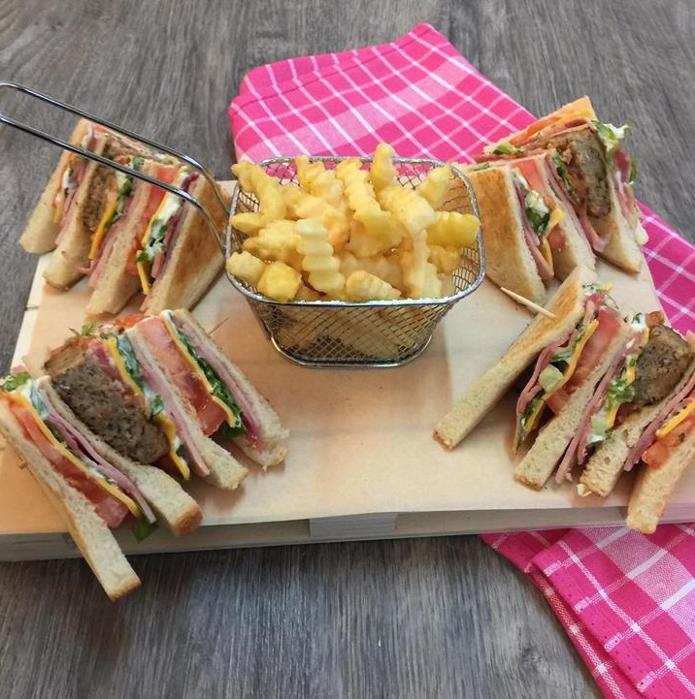 Ham club sandwich