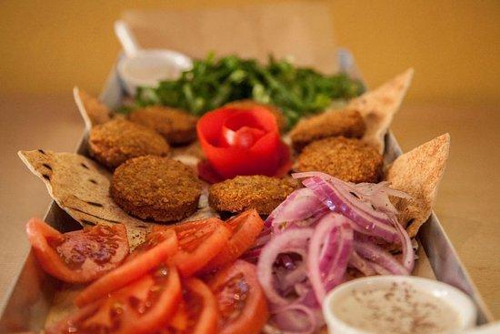 Λιβανέζικη Κουζίνα Γλυφάδα, Delivery φαλάφελ Γλυφάδα, Λιβανέζικο Γλυφάδα, Φαλάφελ Γλυφάδα, Χούμους Γλυφάδα, Φαλάφελ με αραβική πίτα Γλυφάδα