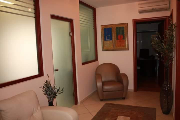 Σωτήριος Βλασταράκος, Οδοντίατρος κατ' οίκον Νότια Προάστια, Καλλιθέα Οδοντίατρος για παιδιά, Λεύκανση δοντιών, Χειρουργός οδοντίατρος, Αισθητική οδοντιατρική, Χειρουργοί οδοντίατροι, Εμφυτεύματα Νότια Προάστια, Καλλιθέα