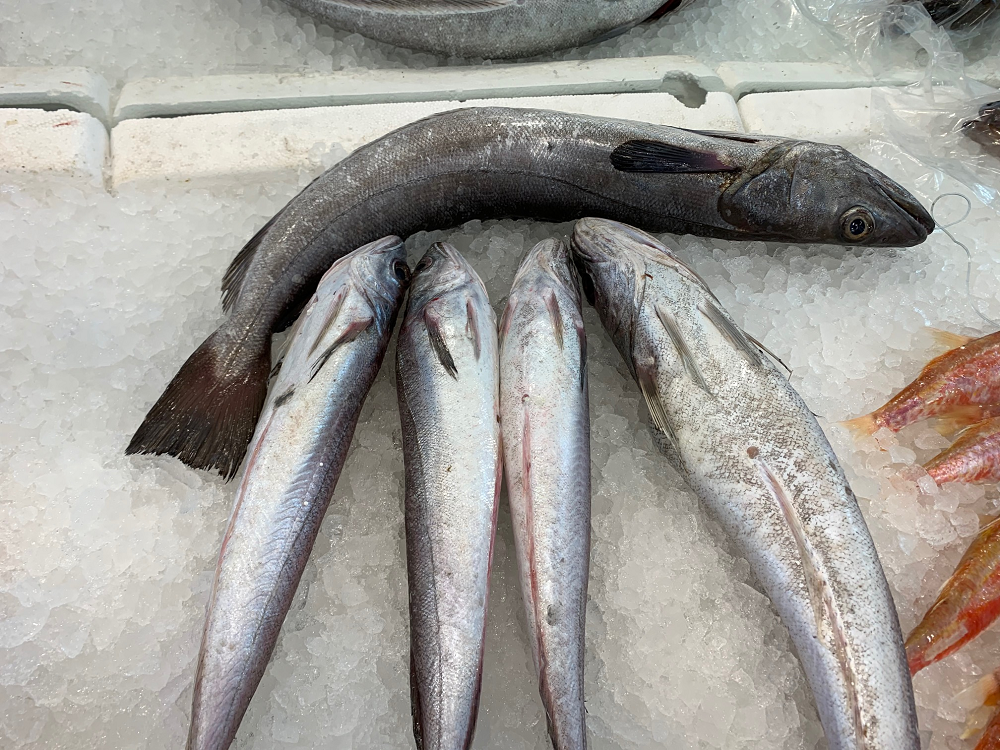 Ιχθυοπωλείο Αμφιάλη, Φρέσκα θαλασσινά Κερατσίνι, Καθάρισμα ψαριών Κερατσίνι