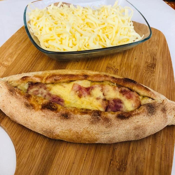 Πεινιρλι με μπέικον 2,20€