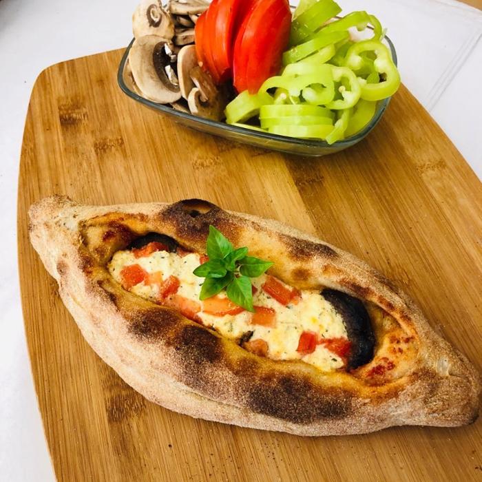 Πεινιρλι με σουτζούκι 2,70€. Σουτζούκι αρμένικο 