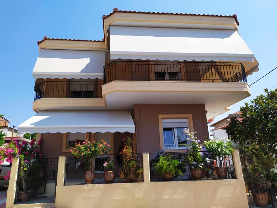 Τέντες στη Λάρισα