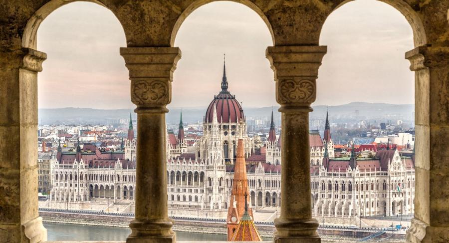 Έκδοση αεροπορικών εισιτηρίων στη Λάρισα