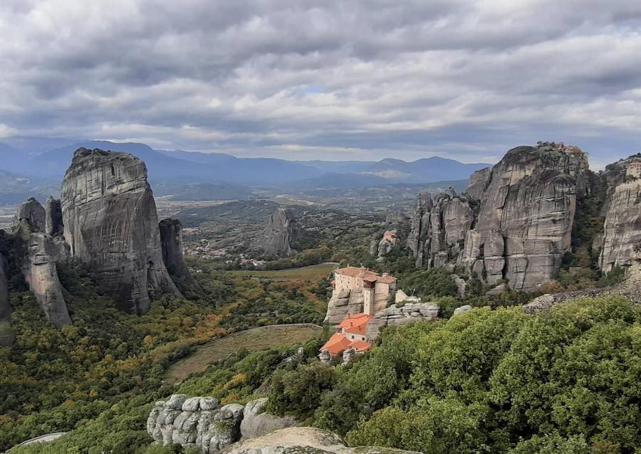 Ημερήσια εκδρομή στα Μετέωρα: L.A. TRAVEL