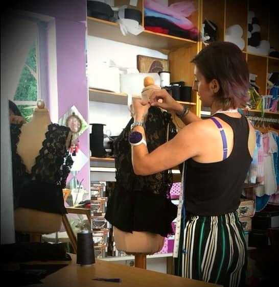 Η ραπτομηχανή μου & εγώ, Μεταποιήσεις Ρούχων Άνω Πατήσια, Ραφείο, Επιδιορθώσεις Ρούχων, Ράψιμο Κουρτίνας, Ρούχα κατά Παραγγελία, Μοδίστρα Άνω Πατήσια