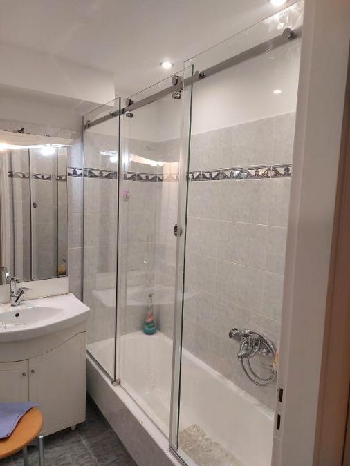 Υαλοπίνακες Ηλιούπολη, Αμμοβολές Καισαριανή, Καμπίνες μπάνιου Ηλιούπολη, Υαλοπίνακες Καισαριανή, Καμπίνες μπάνιου Ηλιούπολη