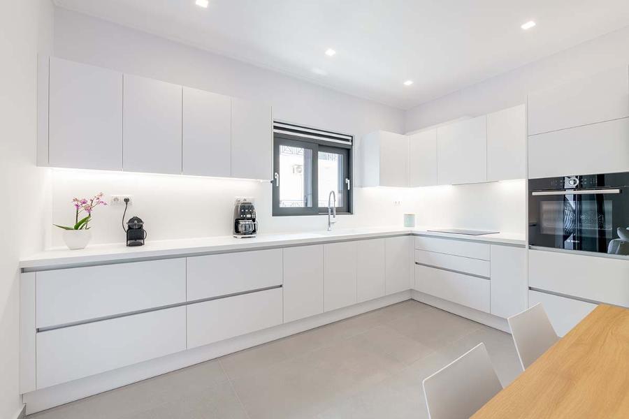 έπιπλα κουζίνας κερατσίνι , έπιπλα μπάνιου κερατσίνι