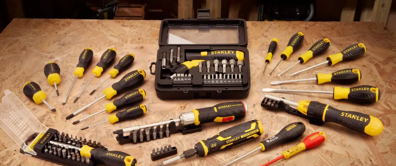 ΕΡΓΑΛΕΙΑ ΚΟΛΩΝΑΚΙ, ΧΡΩΜΑΤΟΠΩΛΕΙΑ ΚΟΛΩΝΑΚΙ: Μπίζος Αθανάσιος, Χρωματοπωλείο Κολωνάκι