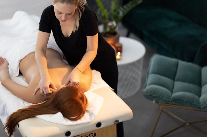 Το Professional massage Athens με επαγγελματικό μασάζ στο χώρο σας εξυπηρετεί Σύνταγμα, Κολωνάκι, Θησείο, Κουκάκι και γύρω περιοχές.