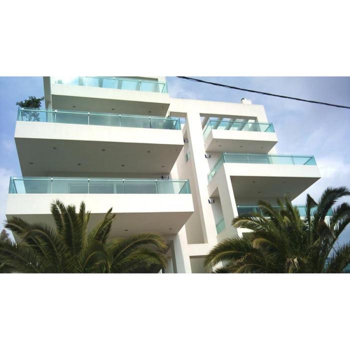 Triplex τζάμια, καθρέπτες, γυάλινες ντουζιέρες Λυκόβρυση, επενδύσεις με καθρέπτες εξωτερικών χώρων, αντικατάσταση τζαμαρίας σε βιτρίνες καταστημάτων, στηθαία απο κρύσταλλο, κάγκελα από τζάμι Πεύκη