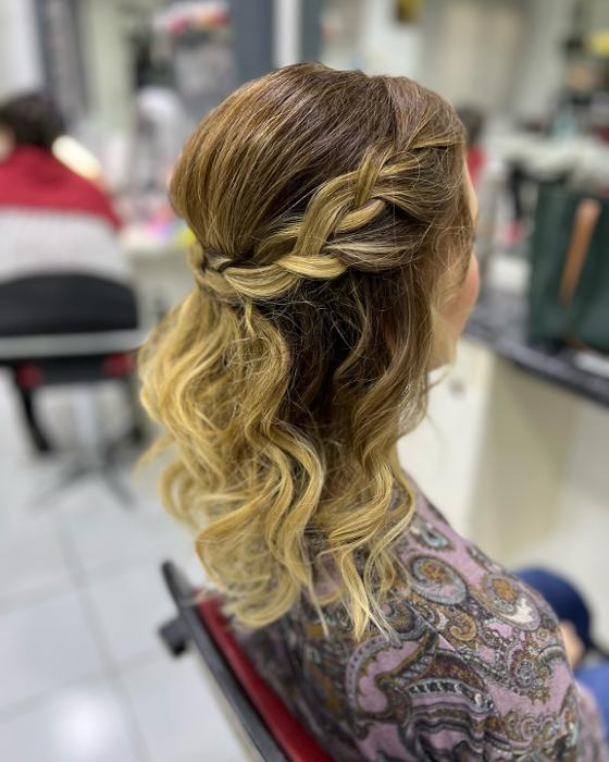 ΤΙΝΑ, Κομμωτήριο Παγκράτι, Balayage, Κουρέματα, Χτενίσματα, Manicure - Pedicure Θεραπείες κερατίνης