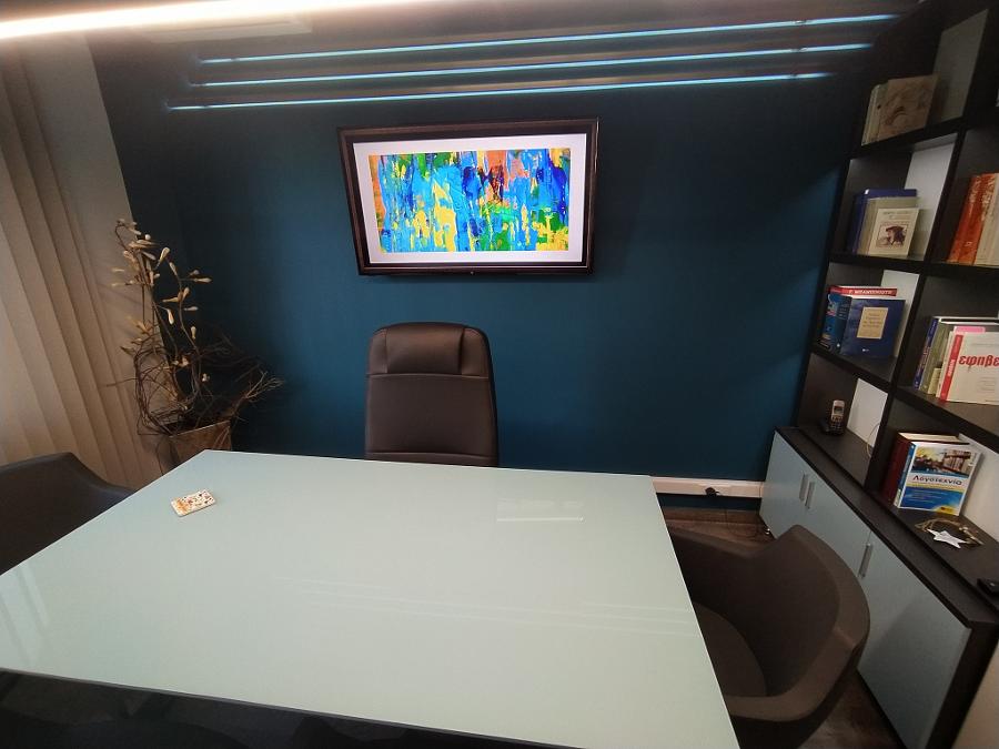 Το φροντιστήριο μέσης εκπαίδευσης Λόγος εξυπηρετεί την Κηφισιά και όλες τις γύρω περιοχές:  Κάτω Κηφισιά Εκάλη Πολιτεία κ.α.