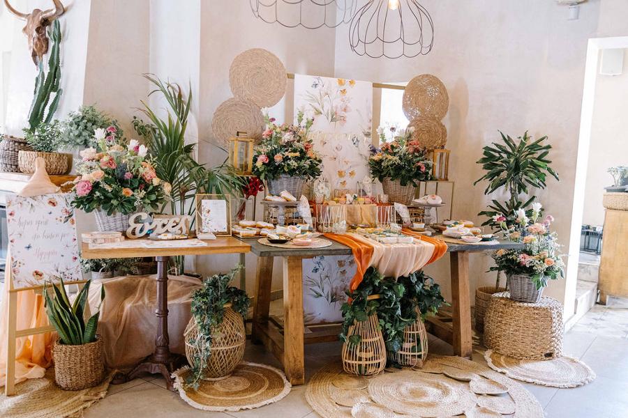 Celebre Royal by Anna Maria βάπτιση γάμος στο Χαλάνδρι βάπτιση σε ρόζ, λευκές και πορτοκαλί αποχρώσεις, στολισμός candy bar με γλυκίσματα