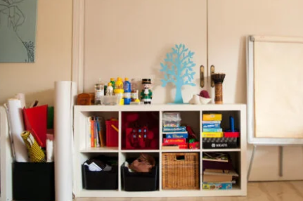 Το Κέντρο Λογοθεραπείας Ανθρώπων Βήματα στην Ηλιούπολη με εργοθεραπεία, λογοθεραπεία, παιγνιοθεραπεία, συμβουλευτική γονέων κ.α. εξυπηρετεί Ηλιούπολη, Καρέας και γύρω περιοχές.