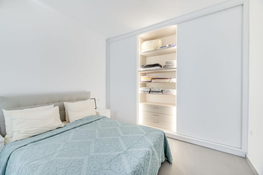 Έπιπλα Κουζίνας Πάρος, Ντουλάπες Πάρος, Ηλεκτρικές Συσκευές Smeg Πάρος, επιπλα μπανιου Πάρος, συρομενες ντουλαπες Πάρος, ανοιγομενες ντουλαπες Πάρος