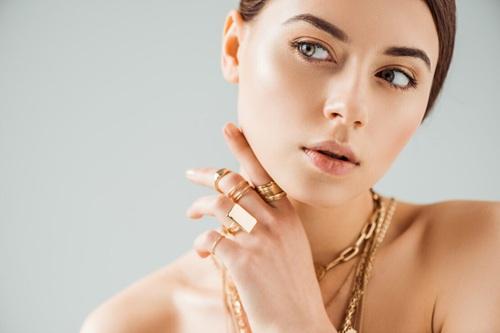 Το Κοσμηματοπωλείο N. BILLIS Jewellery βρίσκεται στην Ομόνοια και έχει εύκολη πρόσβαση από όλο το κέντρο της Αθήνας.