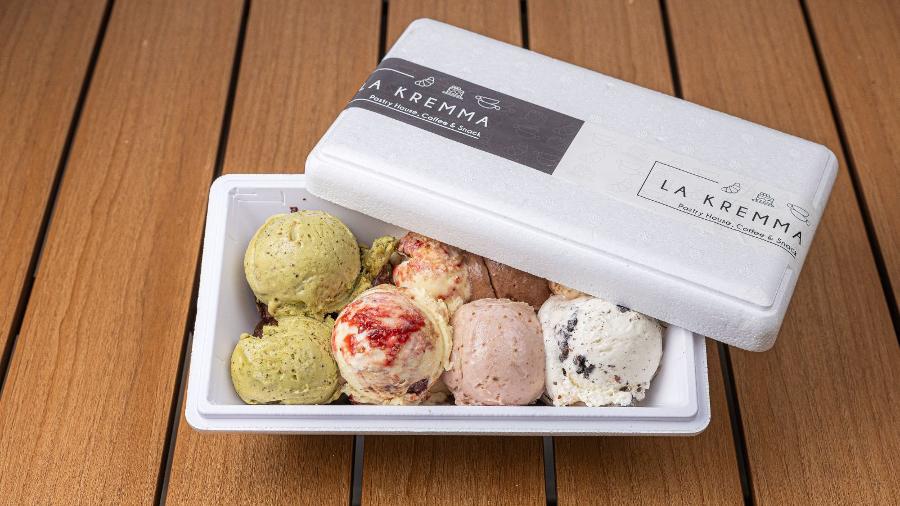 Το ζαχαροπλαστείο La Kremma με φρέσκο χειροποίητο παγωτό & γλυκά βρίσκεται στην Αγία Παρασκευή και εξυπηρετεί όλες τις γύρω περιοχές.