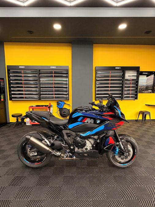 detailing moto bmw