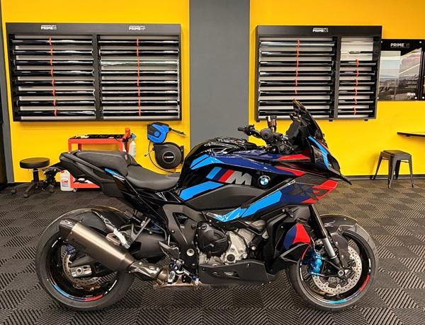 detailing moto bmw