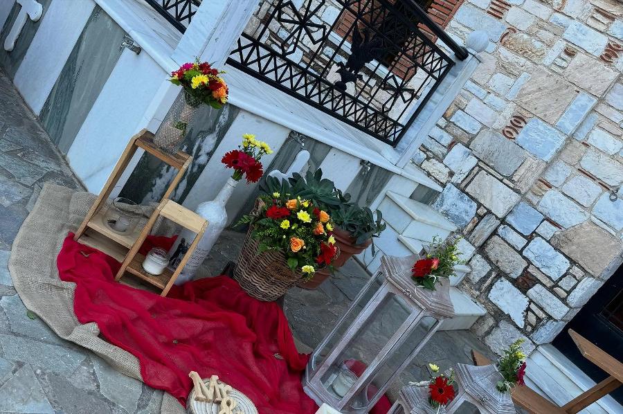 Το κατάστημα με είδη γάμου βάπτισης Imagine the Date βρίσκεται στην Μεταμόρφωση και εξυπηρετεί όλες τις γύρω περιοχές.